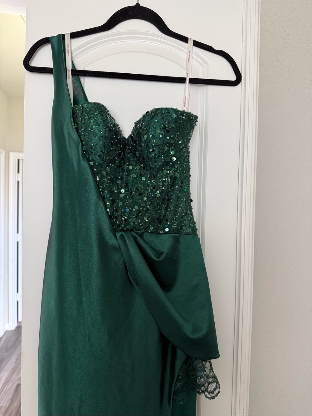 PROMGIRL Elegant Emerald Green Sequin Bustier Evening Gown